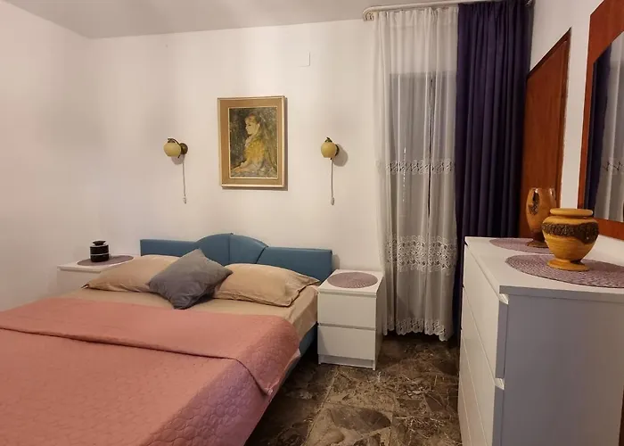 Villa Green Апартаменти Трогір