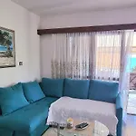 Villa Green アパート トロギール